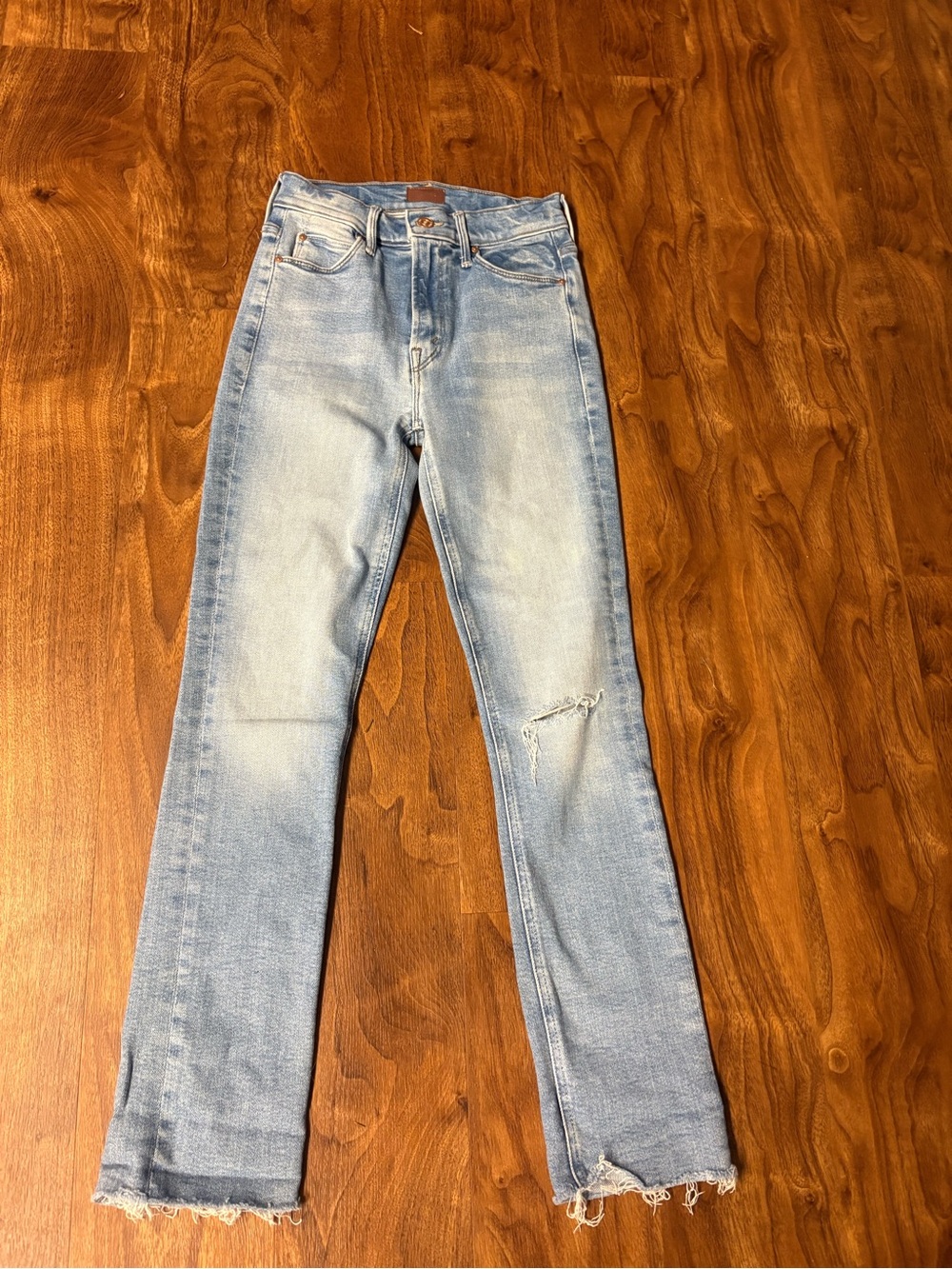 MOTHER The Mid Rise Dazzler Ankle Fray Jeans in Hopeless Romantic - Size 23